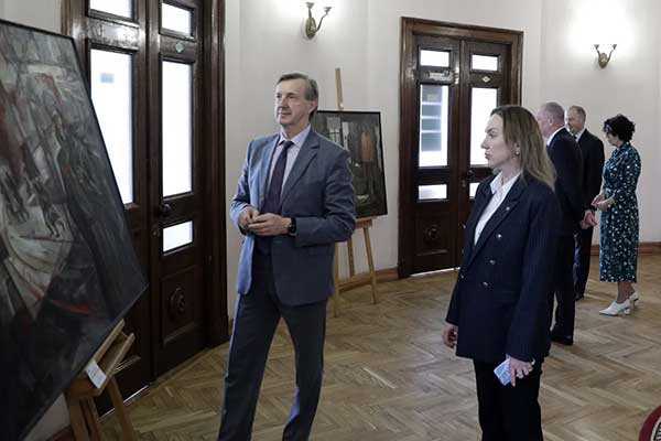В штаб-квартире СНГ открылась выставка «Молодёжь о Великой Победе: Память в искусстве»