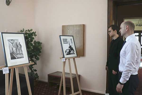 В штаб-квартире СНГ открылась выставка «Молодёжь о Великой Победе: Память в искусстве»