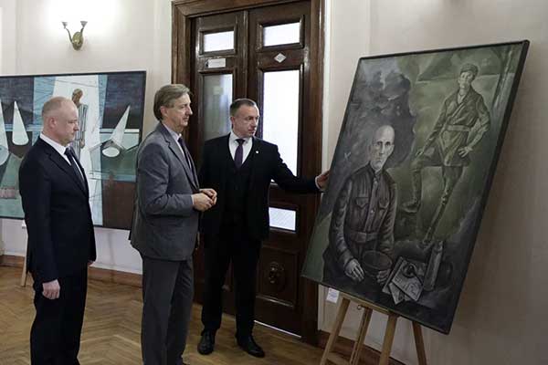 В штаб-квартире СНГ открылась выставка «Молодёжь о Великой Победе: Память в искусстве»