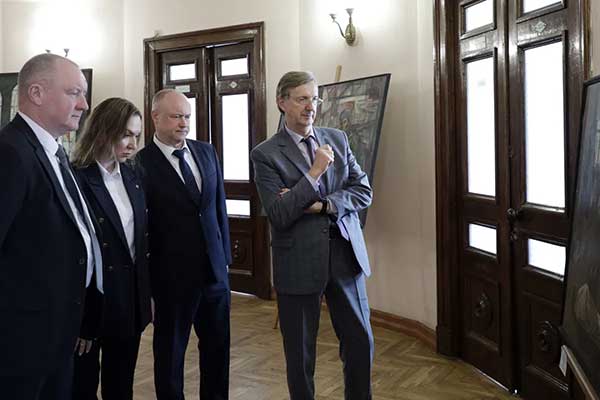 В штаб-квартире СНГ открылась выставка «Молодёжь о Великой Победе: Память в искусстве»