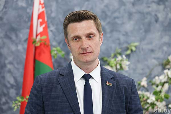 Р. И. Чернецкий на встрече с представителями СМИ