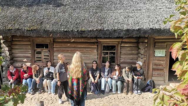 Экскурсия в Белорусский скансен: студенты изучили материальную культуру страны